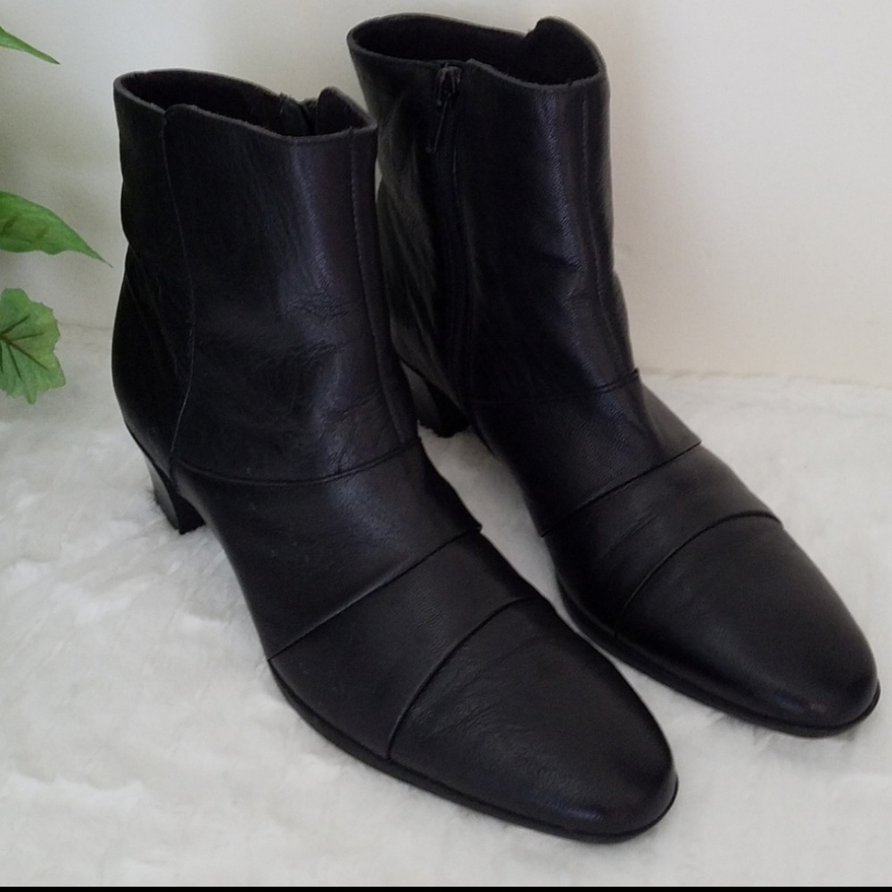 Munro Faith Pleated Leather Ankle Boots